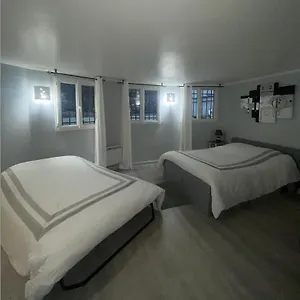  Apartment Beau Meuble 2min Du Moulin Rouge France